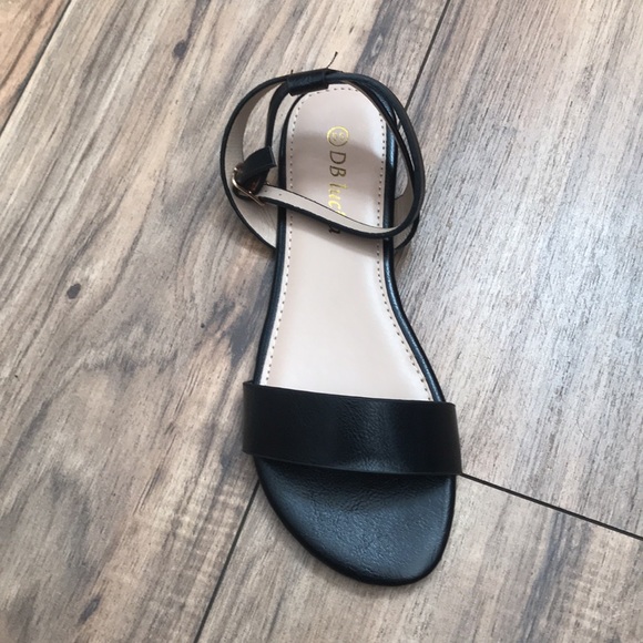 Black flat sandals - Picture 2 of 6
